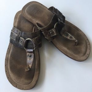 Men’s FRYE Shoes - Size 8 - flip/flop style